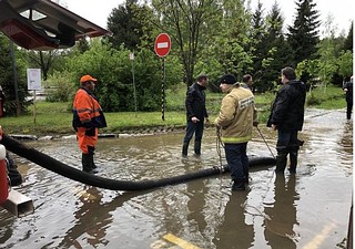 В ликвидации последствий ливней принимало участие 450 сотрудников Управляющих компаний и РСО