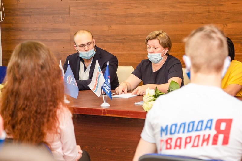 Лариса Лазутина и одинцовские депутаты провели встречу с молодогвардейцами Одинцовского округа, Июль