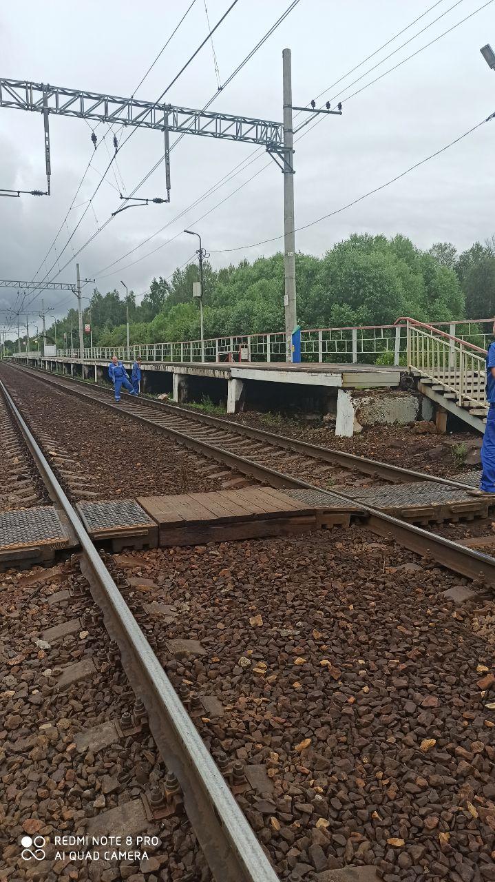 У железнодорожной платформы «Портновская» электричка сбила женщину, Июль