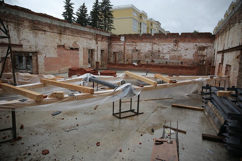 Реставрация манежа XIX века в Звенигороде завершится в ноябре этого года, Июль