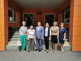 Одинцовские партийцы проверили работу летнего лагеря в школе №17