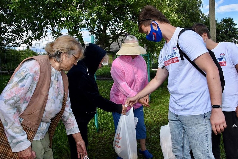 Молодогвардейцы в Можайске и Рузе помогают пострадавшим от подтопления жителям, Июль