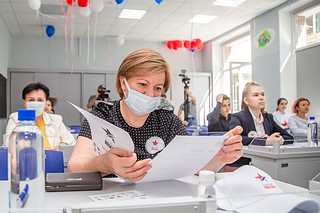 Лариса Лазутина написала «Диктант Победы» в Одинцовском лицее №6 имени А. С. Пушкина