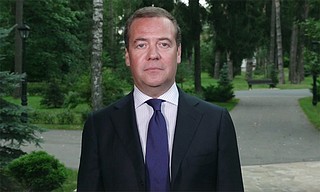 Дмитрий Медведев: Педагоги помогают получать знания и добиваться первых в жизни успехов