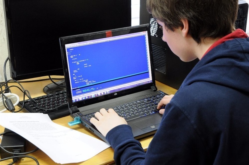 Онлайн-олимпиаду по программированию для школьников проводит центр «Роболатория» в Одинцово, Сентябрь