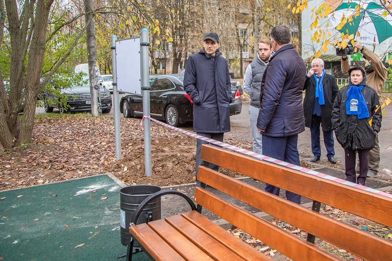 Дмитрий Голубков проверил ход строительства детских площадок в Одинцовском округе, Октябрь