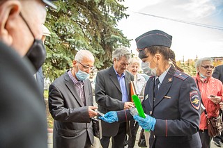 Лариса Лазутина поздравила представителей организации «Дети войны» с Днем пожилого человека