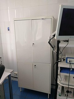 Одинцовские партийцы передали детской поликлинике медицинские шкафы