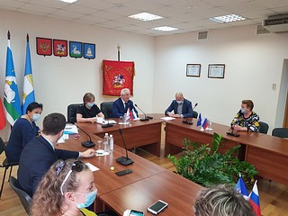 Одинцовские партийцы провели заседание партийного часа в Звенигороде