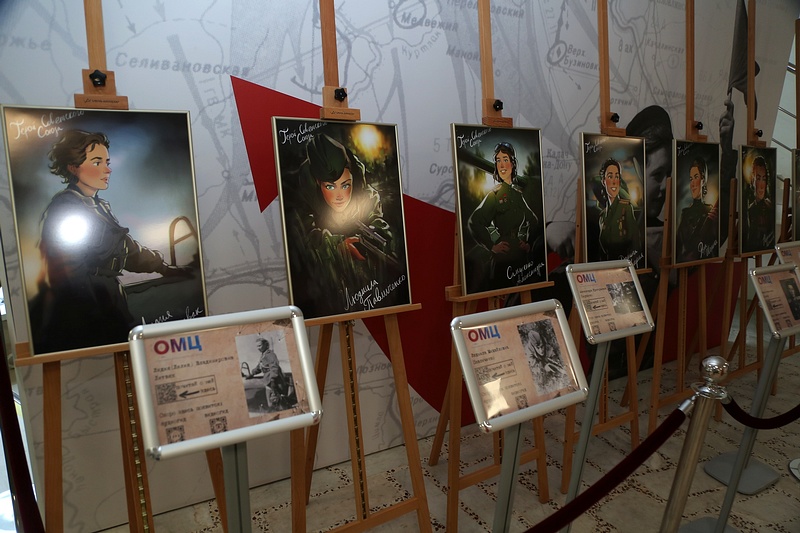Мобильная выставка «Девушки — герои» развернута в Администрации Одинцовского округа, Октябрь