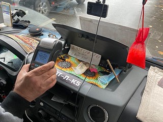 Подмосковные единороссы проверили, можно ли оплатить проезд в маршрутках картой