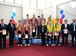 Акробаты из Одинцовского округа завоевали 6 медалей на чемпионате России