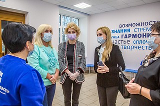 Оксана Пушкина встретилась с родителями детей с ограниченными возможностями