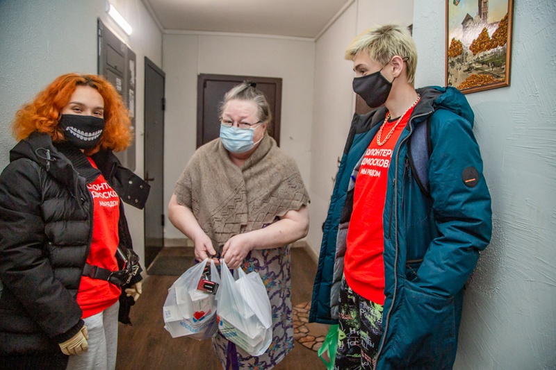 Месячный рубеж в работе подмосковных волонтёров: активисты волонтёрских центров «Единой России» обзвонили более 4 тысяч граждан из группы риска по коронавирусу, Ноябрь
