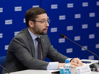 В «Единой России» предложили расселять из аварийного жилья в индивидуальные дома