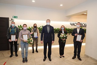 Андрей Иванов вручил благодарственные письма волонтёрам Часцовского