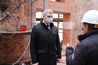 Андрей Иванов проверил ход реконструкции Звенигородского манежа