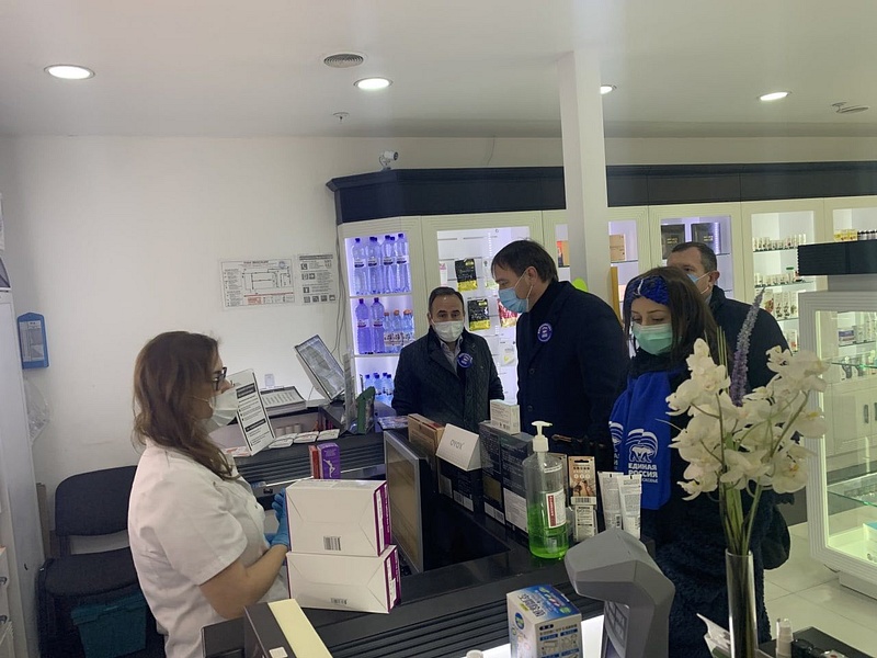 Одинцовские единороссы проверили наличие препаратов для лечения Covid-19 в аптеках поселка Горки-2, Ноябрь