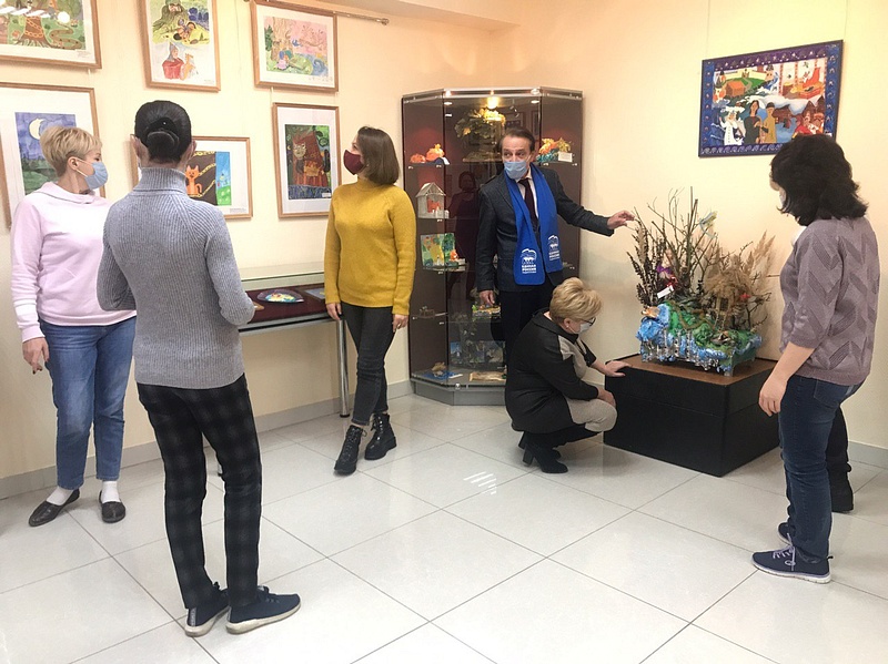 Одинцовские партийцы открыли выставку «Пушкин и дети» в Захарово, Ноябрь