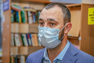 Книги по овощеводству передали в дар Большевяземской библиотеке одинцовские единороссы