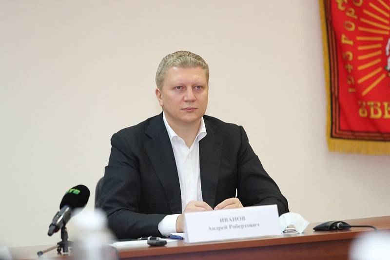 Школы текст 1, Глава округа Андрей Иванов лично контролирует ход реконструкции образовательных учреждений