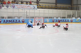В Ледовом дворце «Армада» прошёл открытый турнир по следж-хоккею «Преодоление»