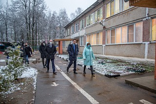 Партийцы обсудили с руководством садика №5 в Звенигороде вопрос строительства спортивной площадки