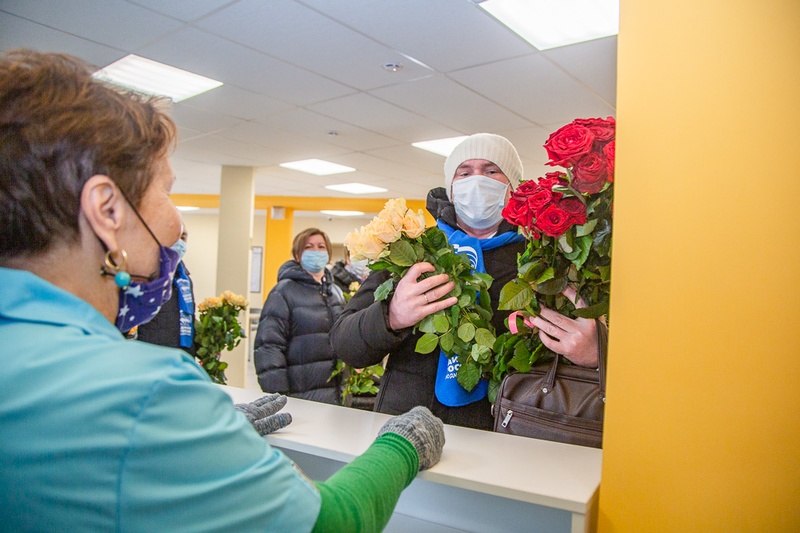 Одинцовские волонтеры поблагодарили сотрудников скорой помощи за самоотверженный труд в период пандемии, Декабрь