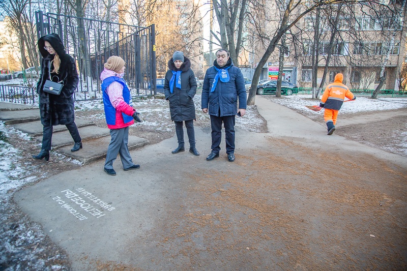 Партийцы провели качество уборки снега вблизи 6 школ города Одинцово, Декабрь