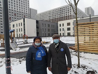 Одинцовские единороссы проверили ход строительства садика и школы в микрорайоне Одинцово-1