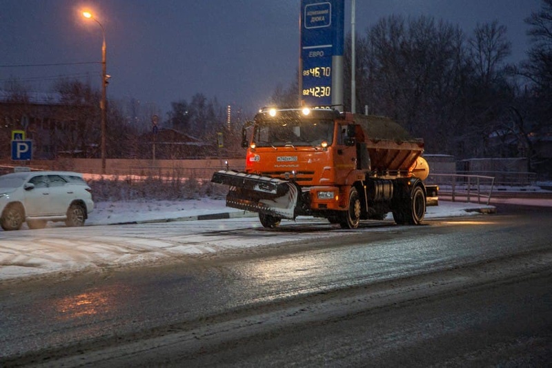 Более 60 единиц специализированной техники было задействовано в уборке снега в эти выходные в Одинцовском округе, Декабрь