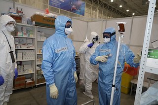 Андрей Иванов проверил работу временного инфекционного госпиталя в парке «Патриот»