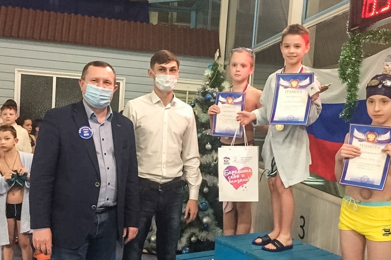 Одинцовские единороссы наградили победителей Открытых детских соревнований по плаванию, Декабрь