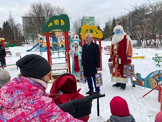 В Жаворонковском волонтеры поздравили многодетные семьи с Новым годом