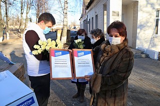 Руководитель МГЕР Подмосковья Александр Толмачев в День Героев Отечества поздравил луховицких врачей