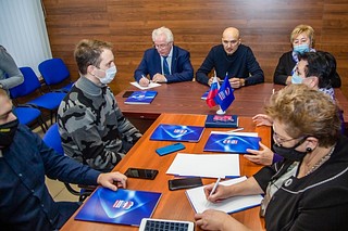 Депутаты обсудили с одинцовскими волонтерами работу в период пандемии