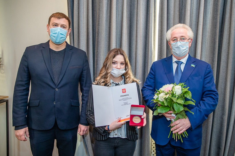 Заслуги волонтеров Одинцовского округа отметили медалями Общероссийской акции взаимопомощи #МыВместе, Декабрь
