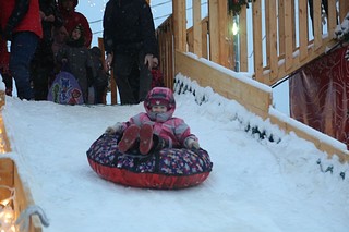 Ледяную горку открыли на Центральной площади в Одинцово