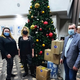 Одинцовские волонтеры собрали подарочные наборы для 8 детских учреждений региона