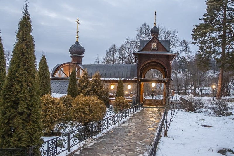 Купель в Саввино-Сторожевском монастыре — одно из самых популярных мест для крещенских купаний в Подмосковье, Январь
