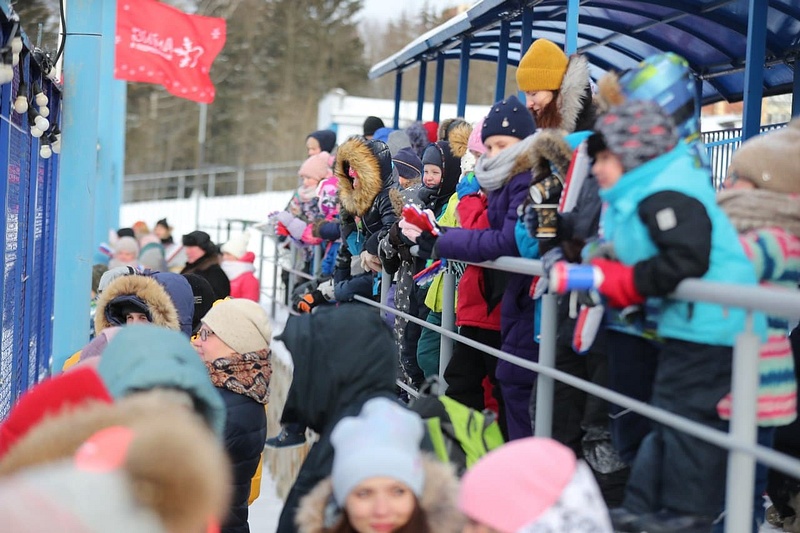 Несмотря на крепкий февральский мороз, хоккейный праздник собрал полные трибуны, Новый сезон «Русской классики» стартовал в Одинцовском округе