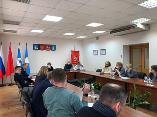 Встреча депутата от «Единой России» Ларисы Лазутиной с жителями прошла в рамках реализации партийного проекта «Школа грамотного потребителя»