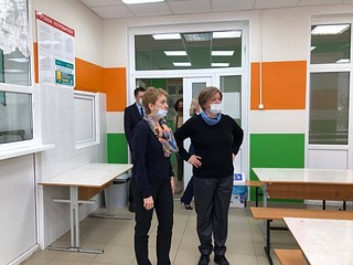 Инспекция ремонта столовой в Звенигородской школе №2