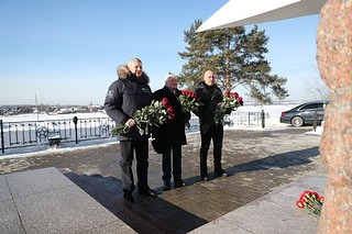 Руководитель муниципалитета возложил цветы к мемориалу «Рубеж обороны 1941 года» в селе Аксиньино