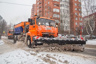 В расчистке дорог, тротуаров, дворов и внутриквартальных проездов задействованы более 300 единиц техники