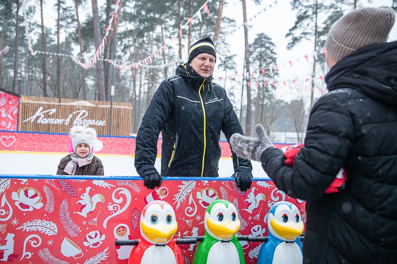 Андрей Иванов сам проверил лед на катке в парке «Раздолье», Февраль