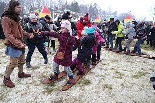 Более 16 тысяч человек проводили зиму масленичными гуляниями на Захаровской поляне