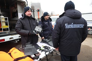 В учениях принимают участие сотрудники администрации, спасатели и работники сферы ЖКХ