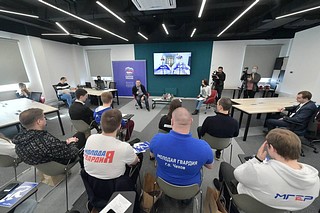 Секретарь регионального отделения «Единой России» провел встречу с активистами-волонтерами Московской области