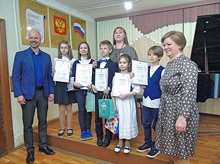 Депутат от «Единой России» Лариса Лазутина на встрече с коллективом Звенигородской детской музыкальной школы